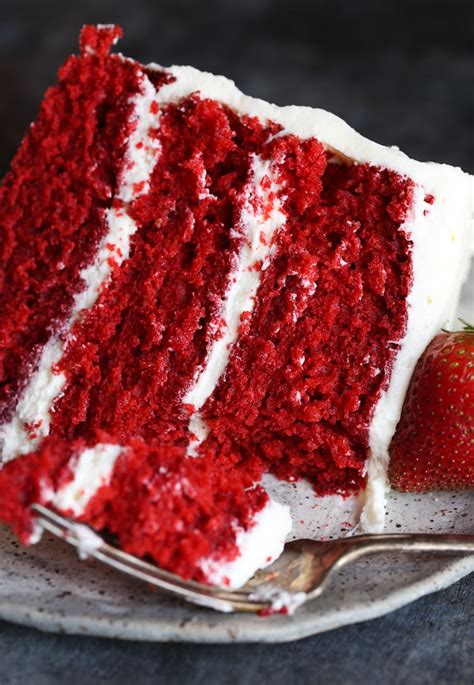 The Best Red Velvet Cake (Easy Recipe) .